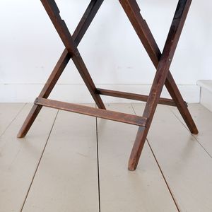 Bee Keeper's Table