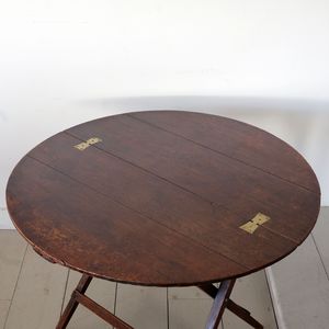 Bee Keeper's Table