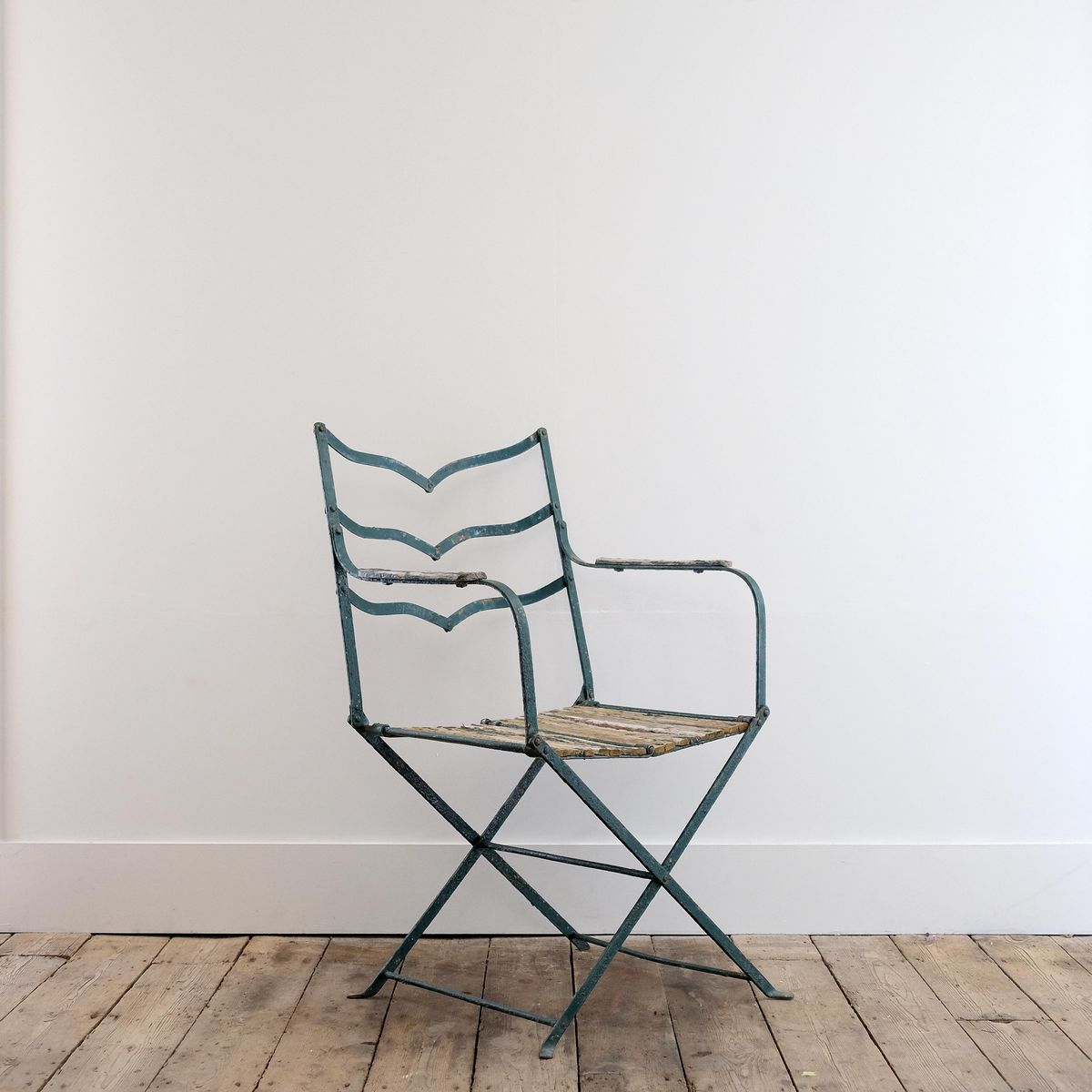 Stylish Folding French Garden Chair › Puckhaber Decorative Antiques