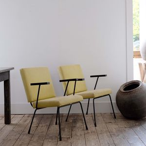 Pair of 1401 Lounge Chairs