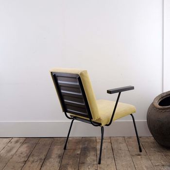 Pair of 1401 Lounge Chairs