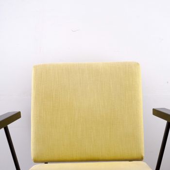 Pair of 1401 Lounge Chairs