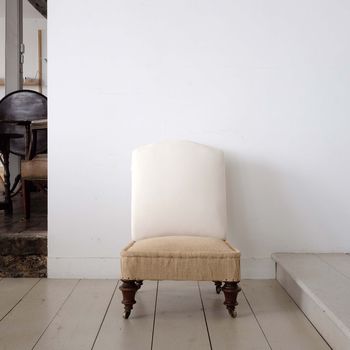 Quality Slipper Chair