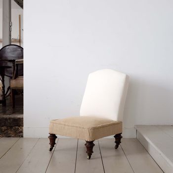 Quality Slipper Chair