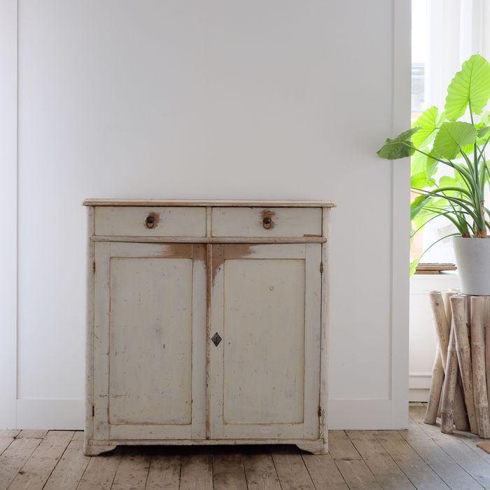 swedish_cupboard_1.jpg.